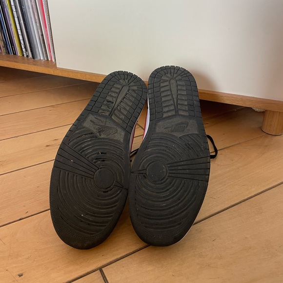 Nike Air Jordans men’s 10.5 (worn once!) - Picture 7 of 8